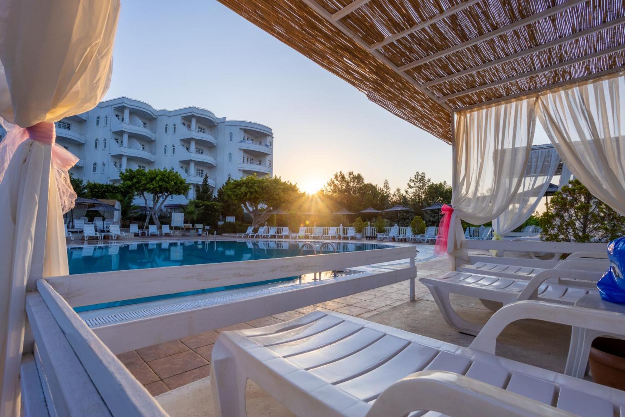 Olbios Marina Resort Hotel Kumkuyu Exterior photo